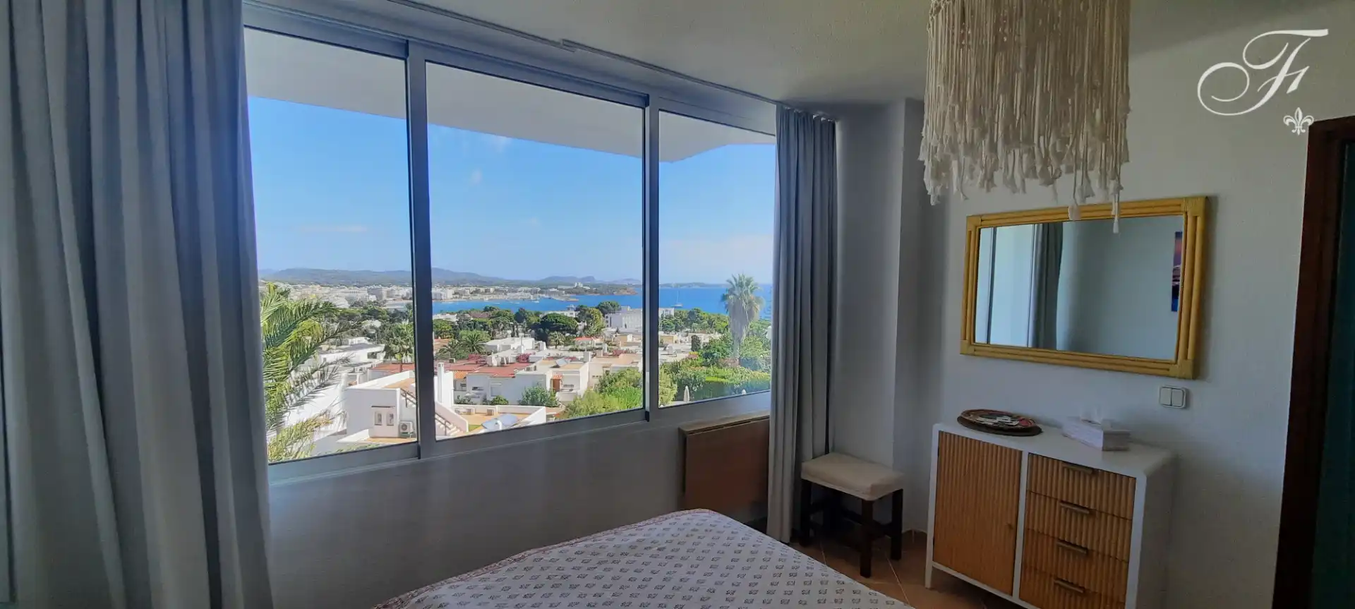 Habitación de Piso en venta en Santa Eulària des Riu con Aire acondicionado y Piscina comunitaria