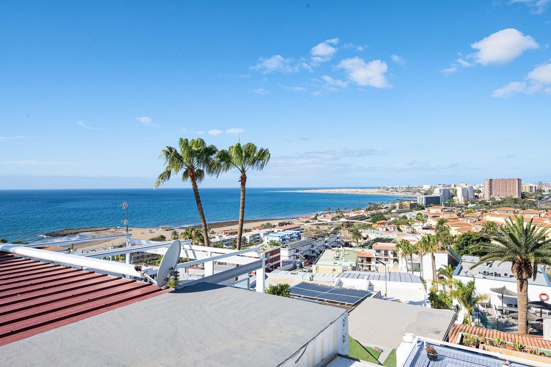 Exterior view of House or chalet for sale in San Bartolomé de Tirajana  with Air Conditioner, Heating and Private garden