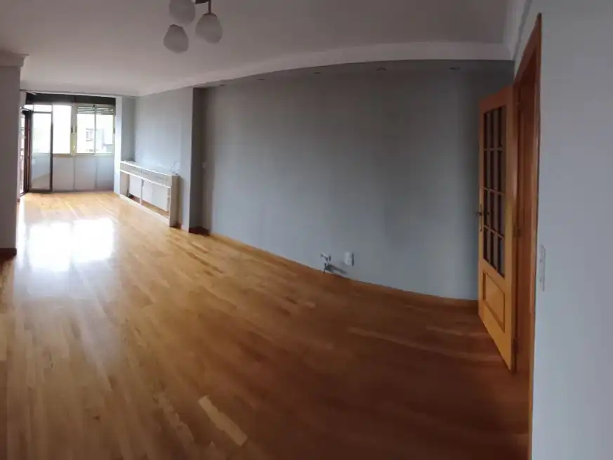 Wohnung zur Miete in Calle de Miguel Servet, 34, Centro