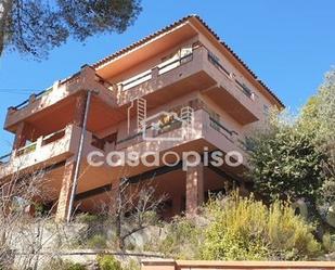 Vista exterior de Casa o xalet en venda en Viladecavalls amb Terrassa i Piscina