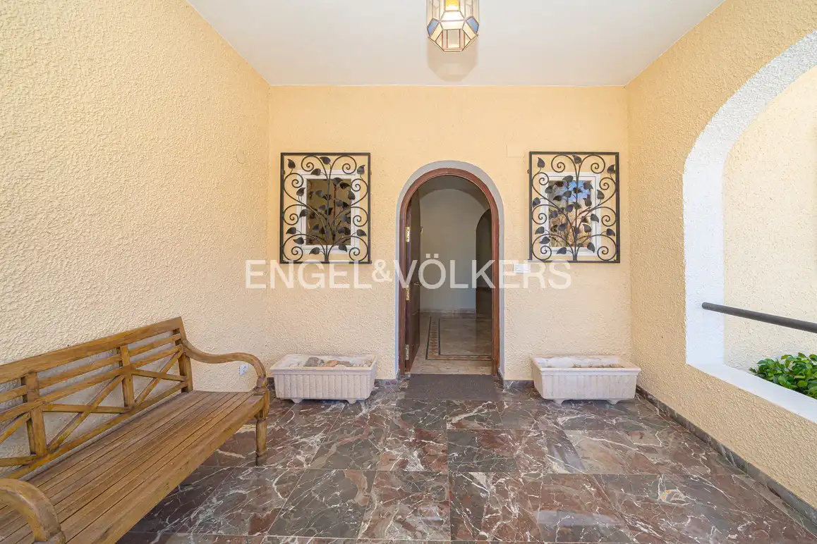 Casa o xalet en venda en La Nucia amb Aire condicionat, Jardí privat i Piscina