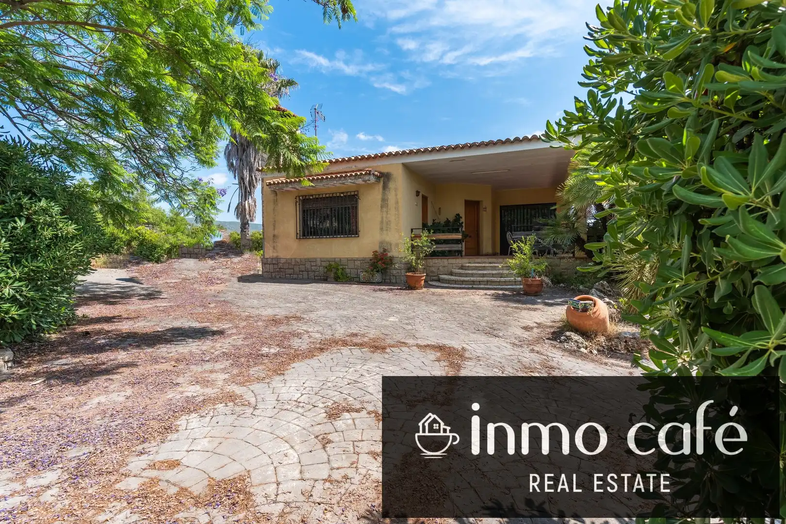 Vista exterior de Casa o xalet en venda en Montesa amb Terrassa i Piscina