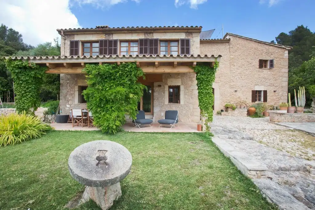Casa rústica amb piscina en venda a Pollença Poble