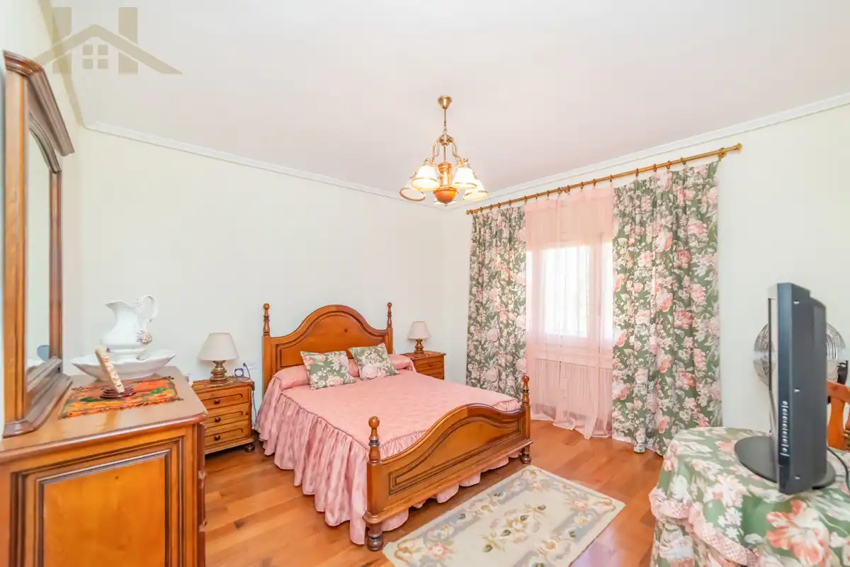 Bedroom of Country homes for sale in Ciempozuelos  with Private garden, Storage room and Swimming Pool