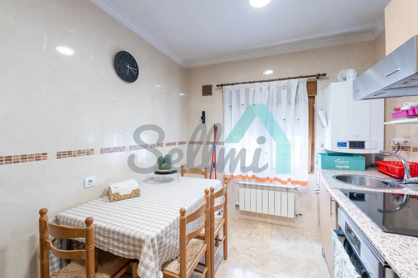 Kitchen of Flat for rent in Avilés  with Heating, Furnished and Internet