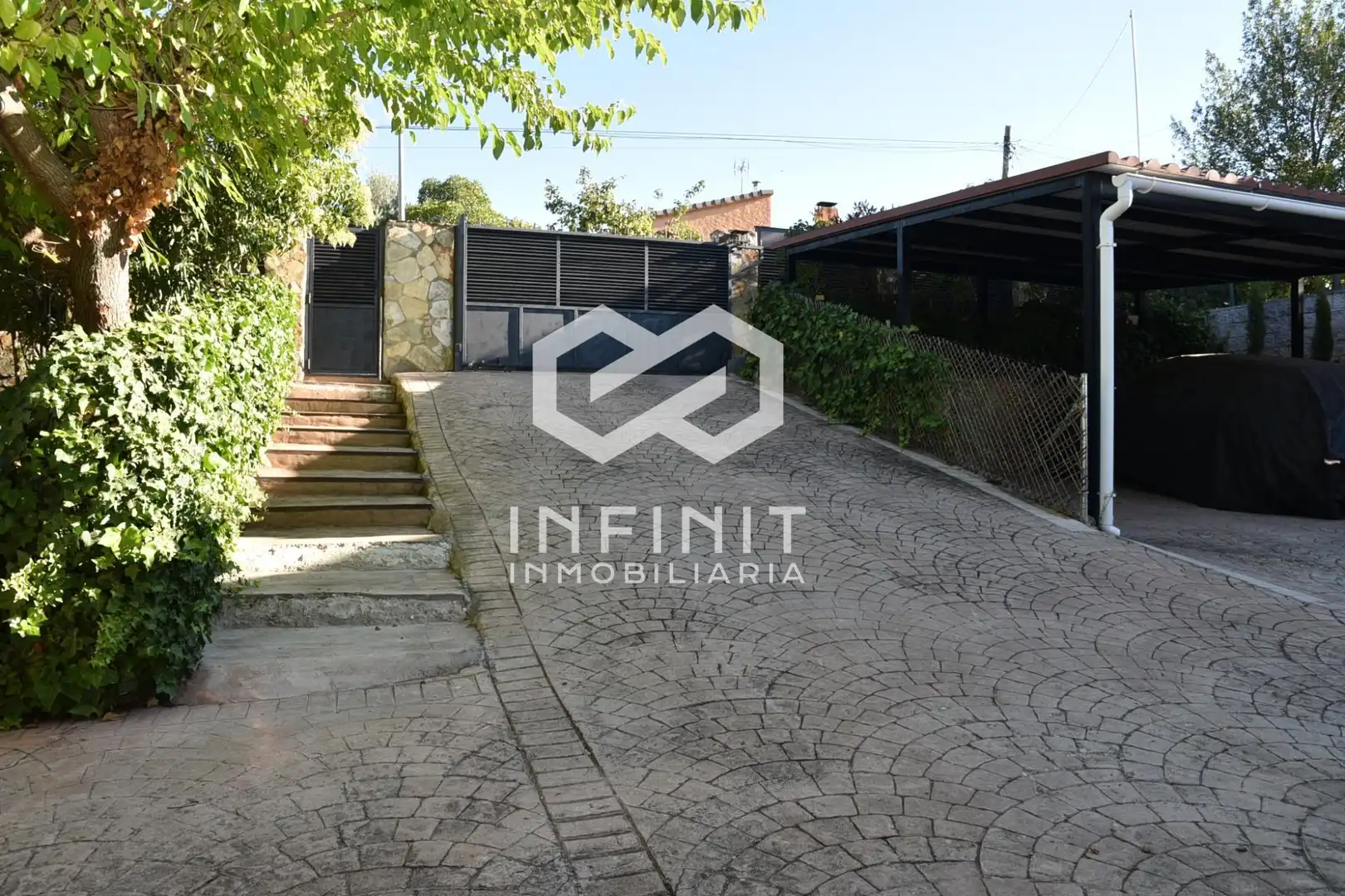 Exterior view of Houses for sale in Ribatejada, Madrid