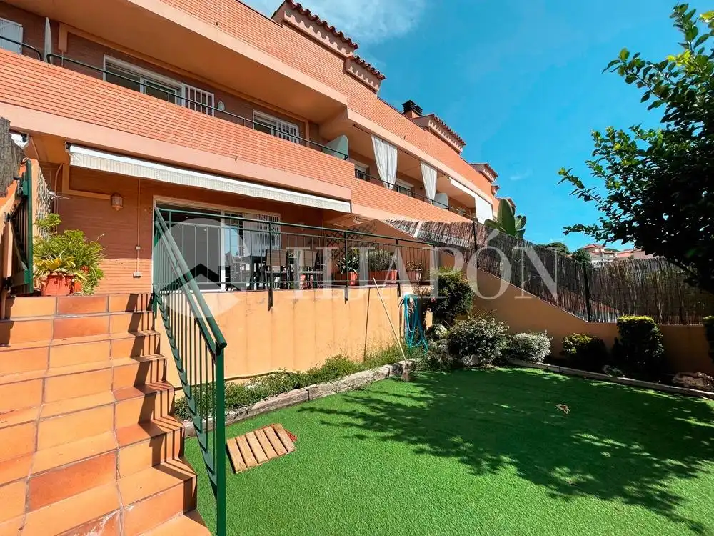 Jardín de Casa adosada en venta en El Masnou con Calefacción, Jardín privado y Terraza