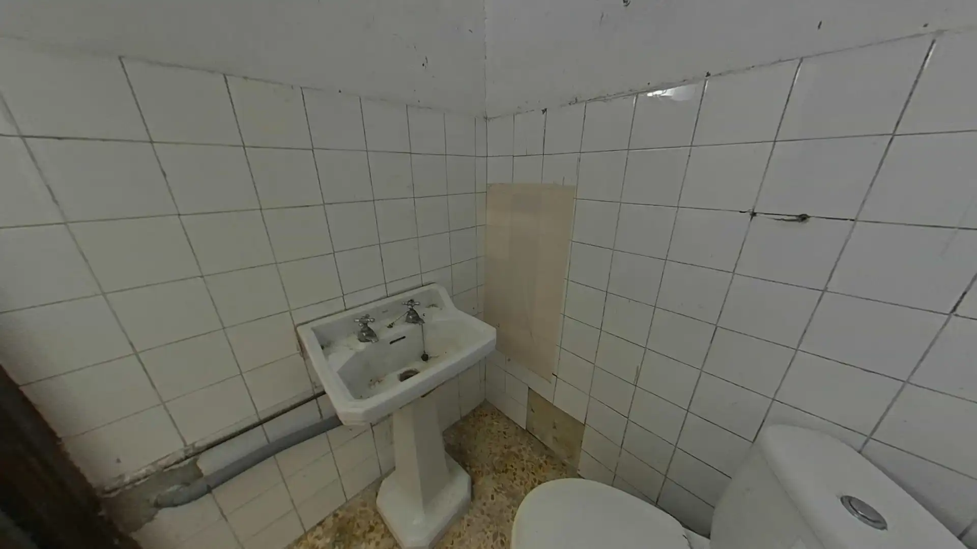 Baño de Local en venta en Valle de Mena