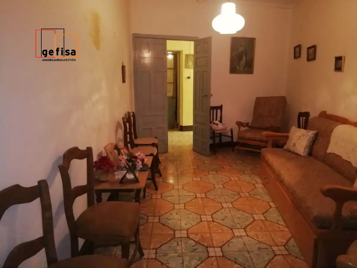 Sala d'estar de Casa o xalet en venda en Valdepeñas amb Traster i Balcó