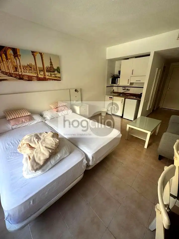 Schlafzimmer von Wohnung zur Miete in Sevilla mit Klimaanlage und Möbliert