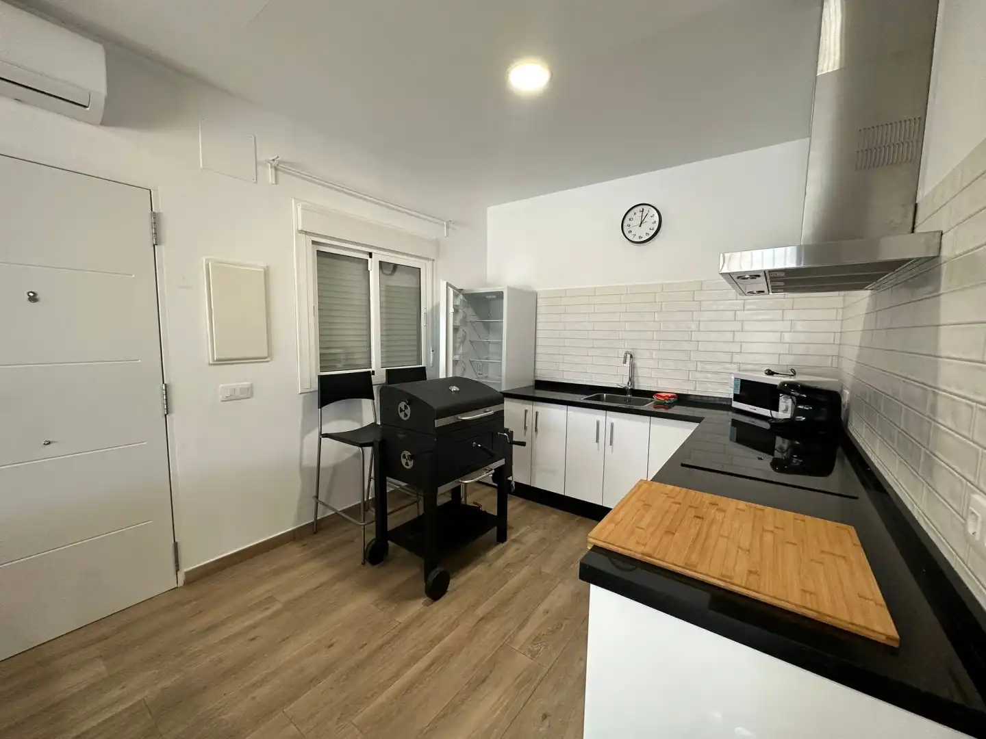 Kitchen of Flat for sale in Lora del Río  with Air Conditioner, Heating and Swimming Pool