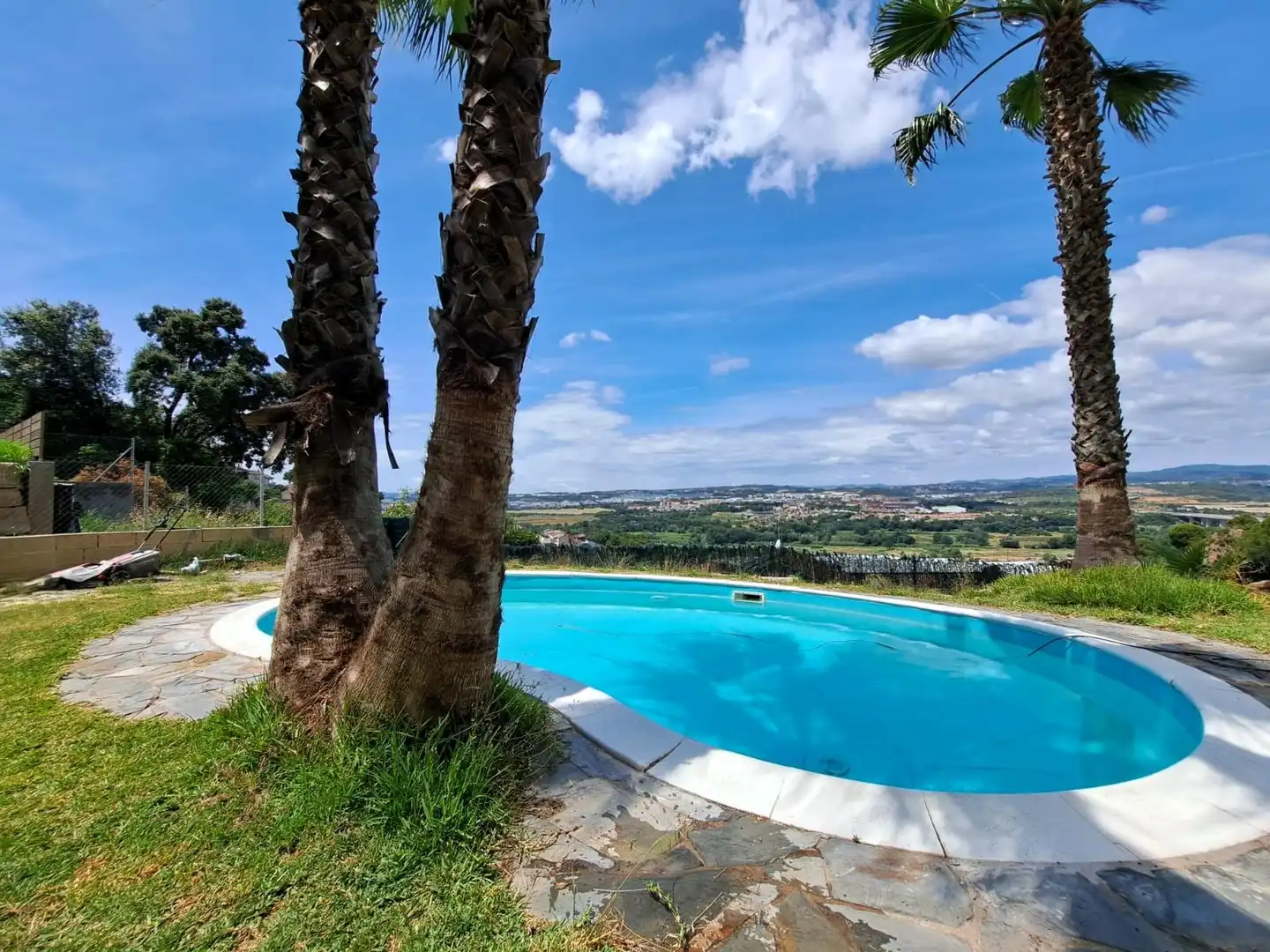 Villa avec piscine à vendre à Abrera