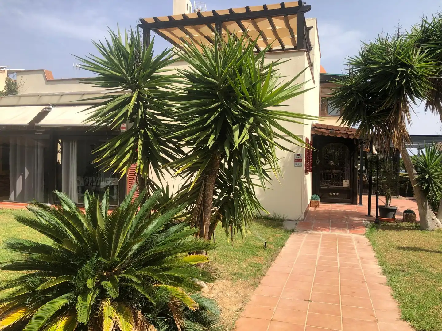 Jardí de Casa o xalet en venda en Chiclana de la Frontera amb Aire condicionat, Calefacció i Jardí privat