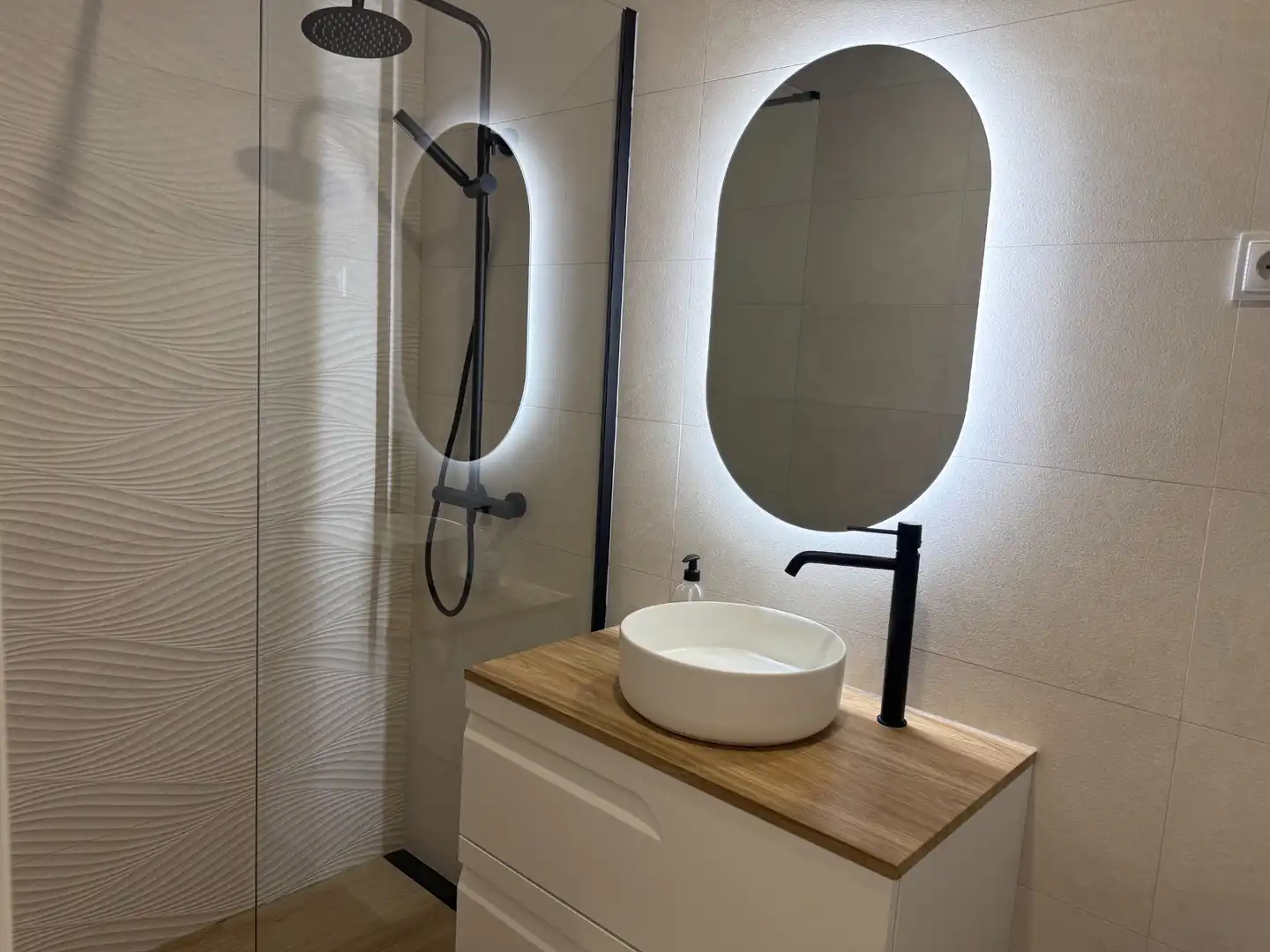 Baño de Piso en venta en Villanueva del Pardillo con Aire acondicionado, Calefacción y Horno