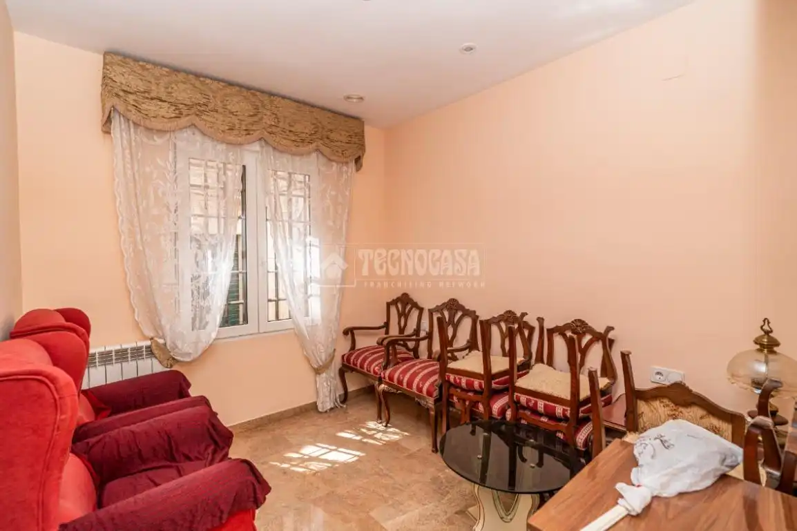 Piso en venta en Linares con Calefacción