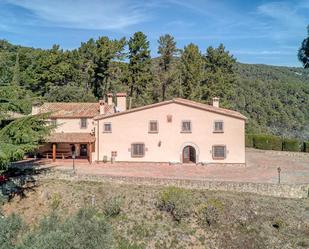 Vista exterior de Finca rústica en venda en Tordera amb Aire condicionat, Terrassa i Piscina