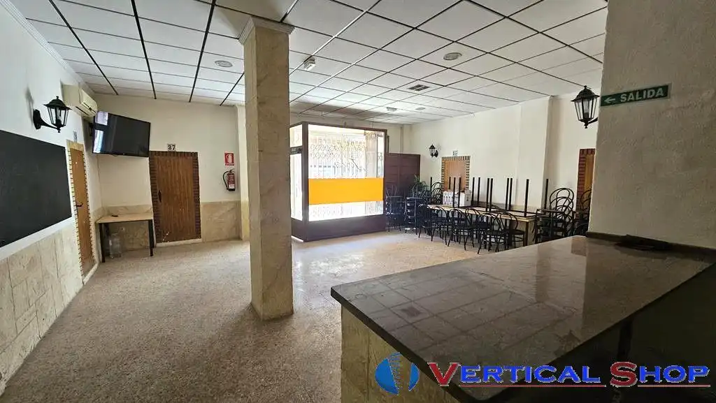 Business premises for sale in Atleta Antonio Amoros, imagen 3