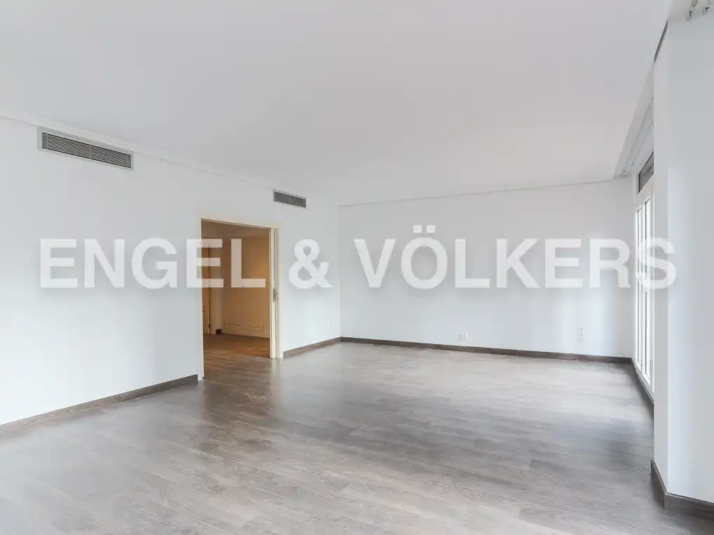 Wohnzimmer von Wohnung zur Miete in Valencia mit Klimaanlage, Heizung und Balkon