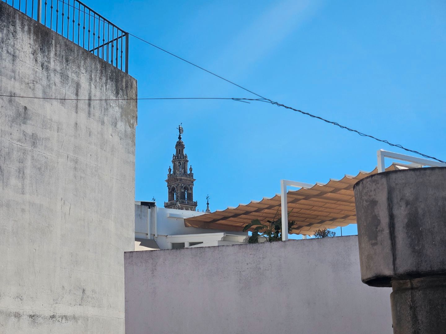 Exterior view of Box room for sale in  Sevilla Capital