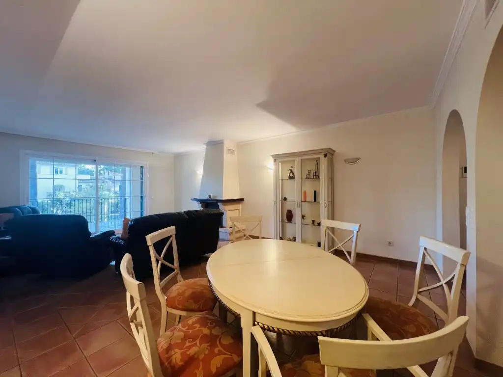 Menjador de Apartament de lloguer en Calvià amb Aire condicionat i Moblat