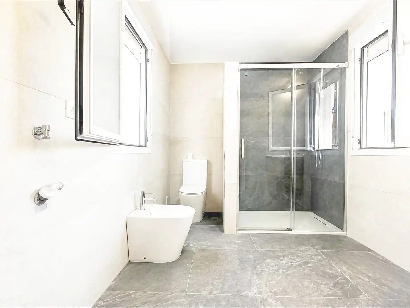 Flat with terrace to rent in Genil, imagen 6