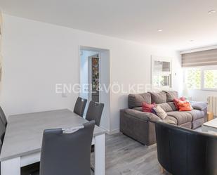 Living room of Apartment for sale in  Madrid Capital  with Air Conditioner, Heating and Private garden
