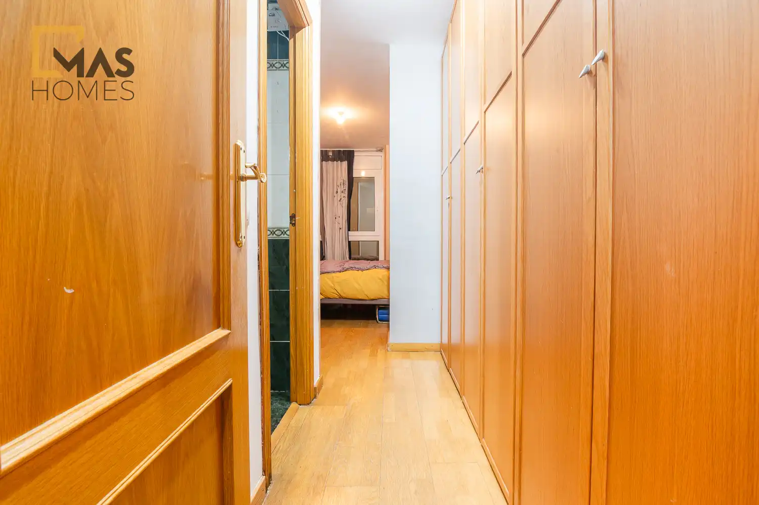 Wohnung zum Verkauf in Terrassa mit Klimaanlage, Heizung und Terrasse