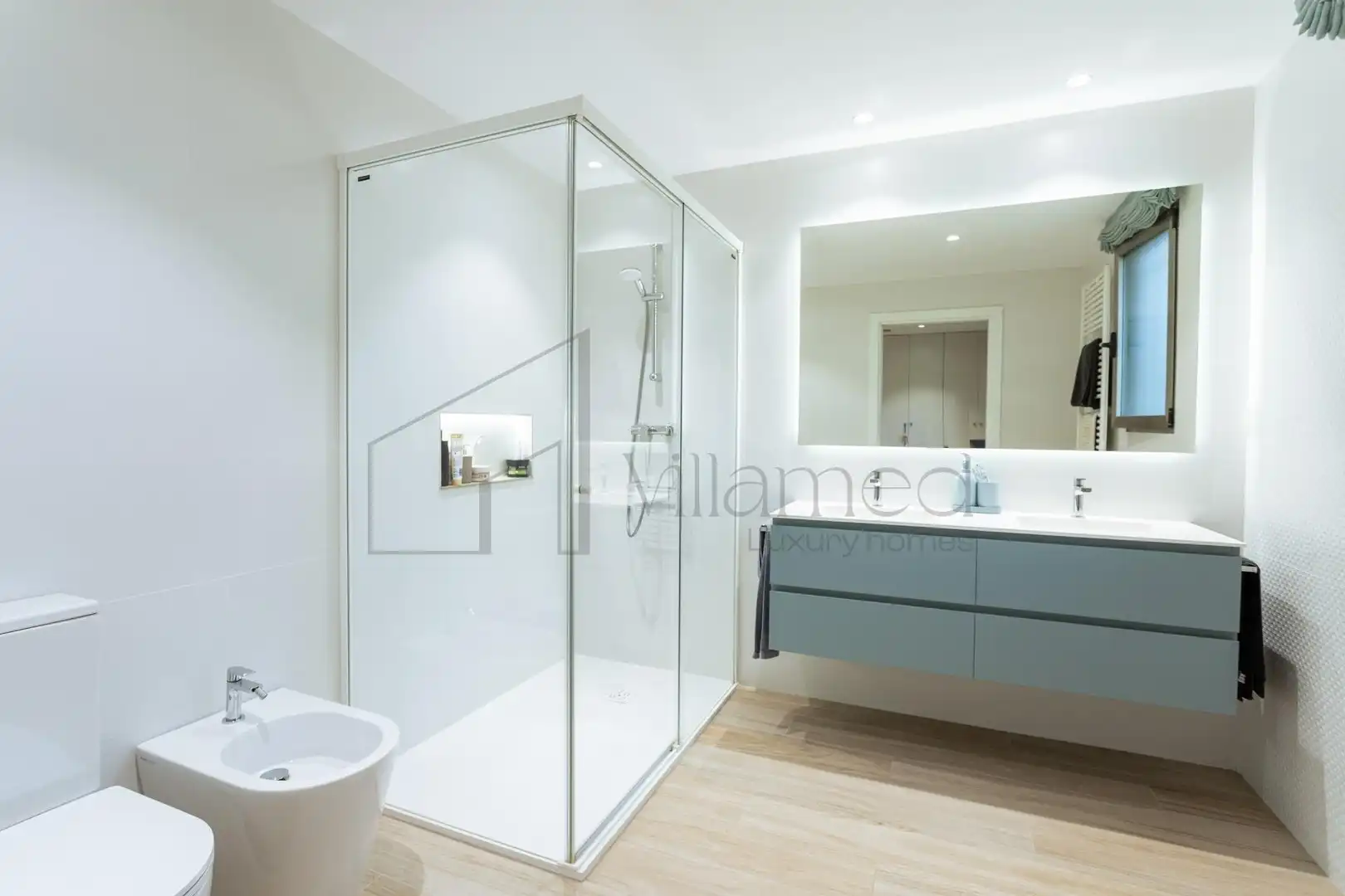 Bathroom of Houses for sale in L'Eliana  with Air Conditioner, Private garden and Terrace