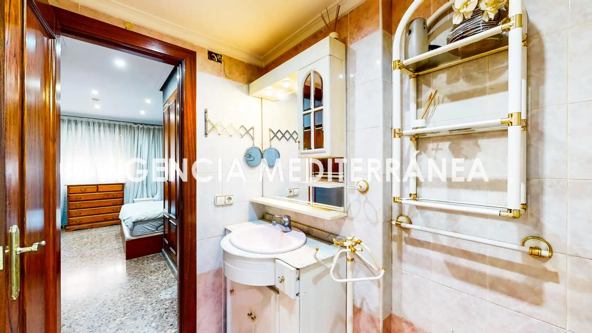 Baño de Piso en venta en Torrent con Aire acondicionado y Balcón