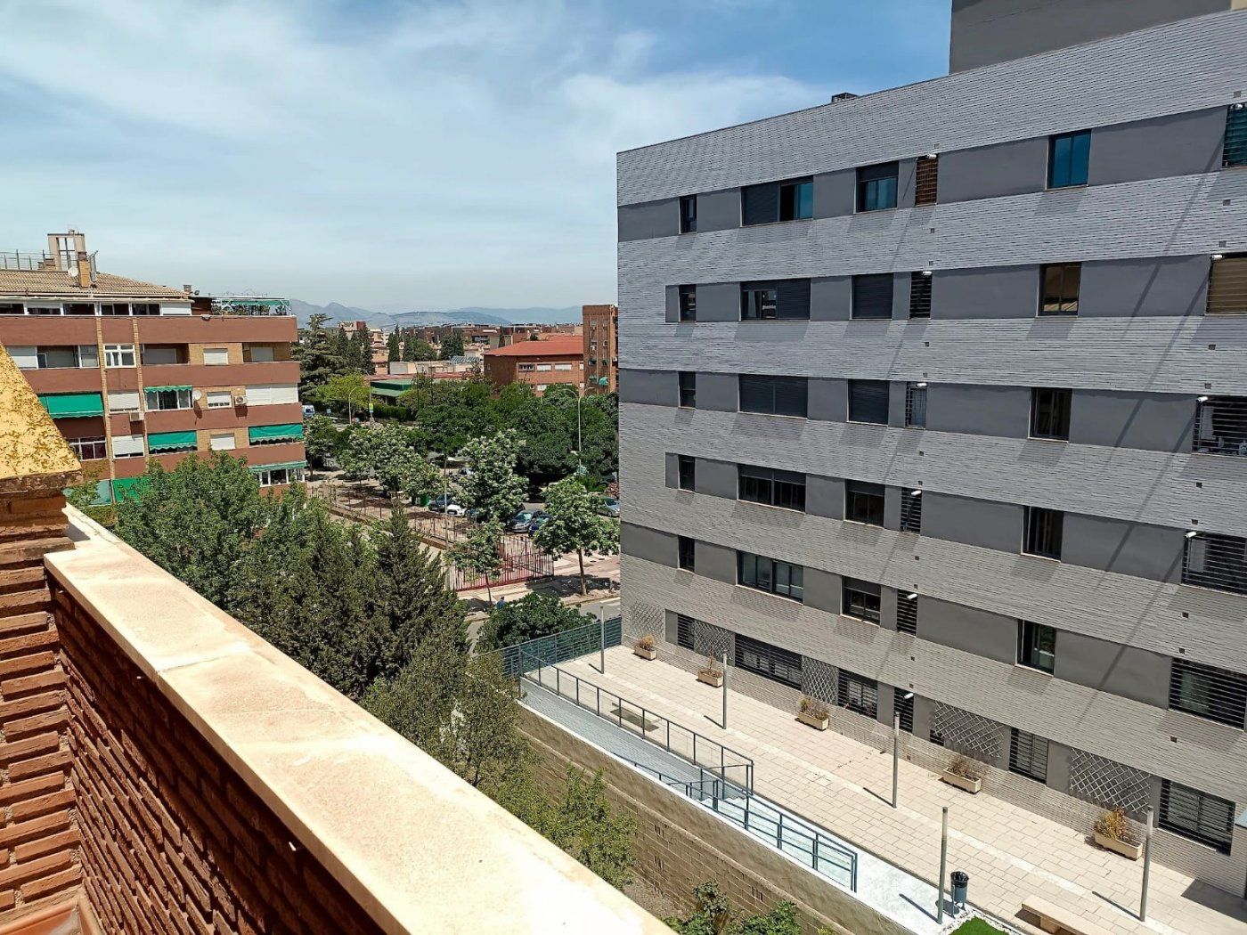 Flat for rent in Avenida CADIZ, Barrio de Zaidín