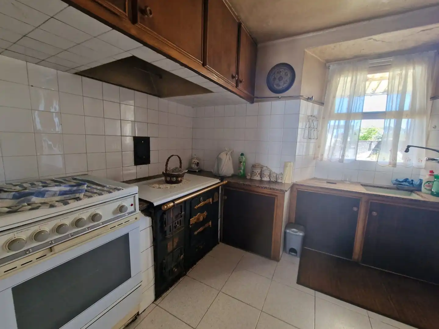 Cuina de Casa o xalet en venda en Narón amb Jardí privat i Terrassa