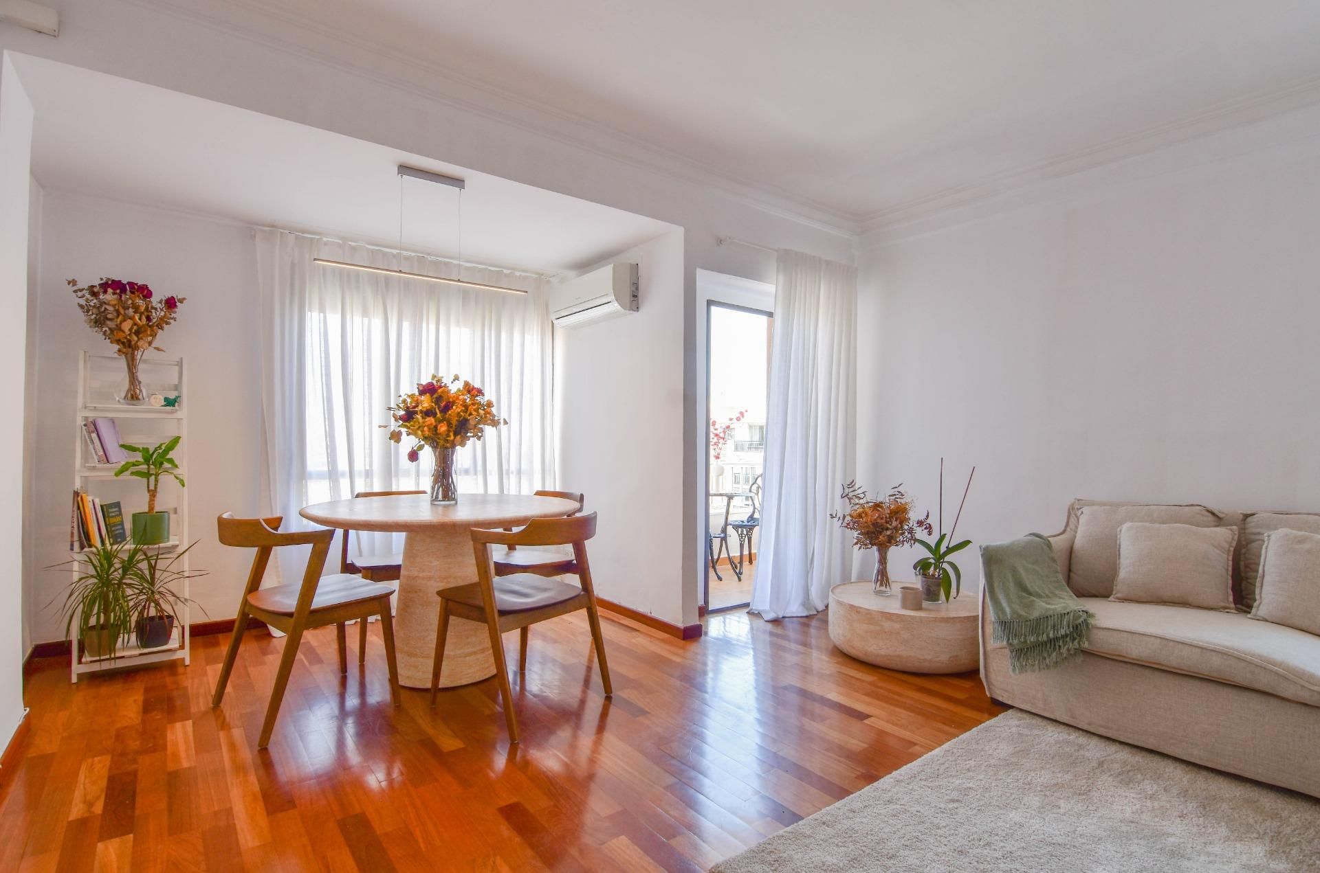 Living room of Flat to rent in  Valencia Capital  with Parquet flooring and Balcony
