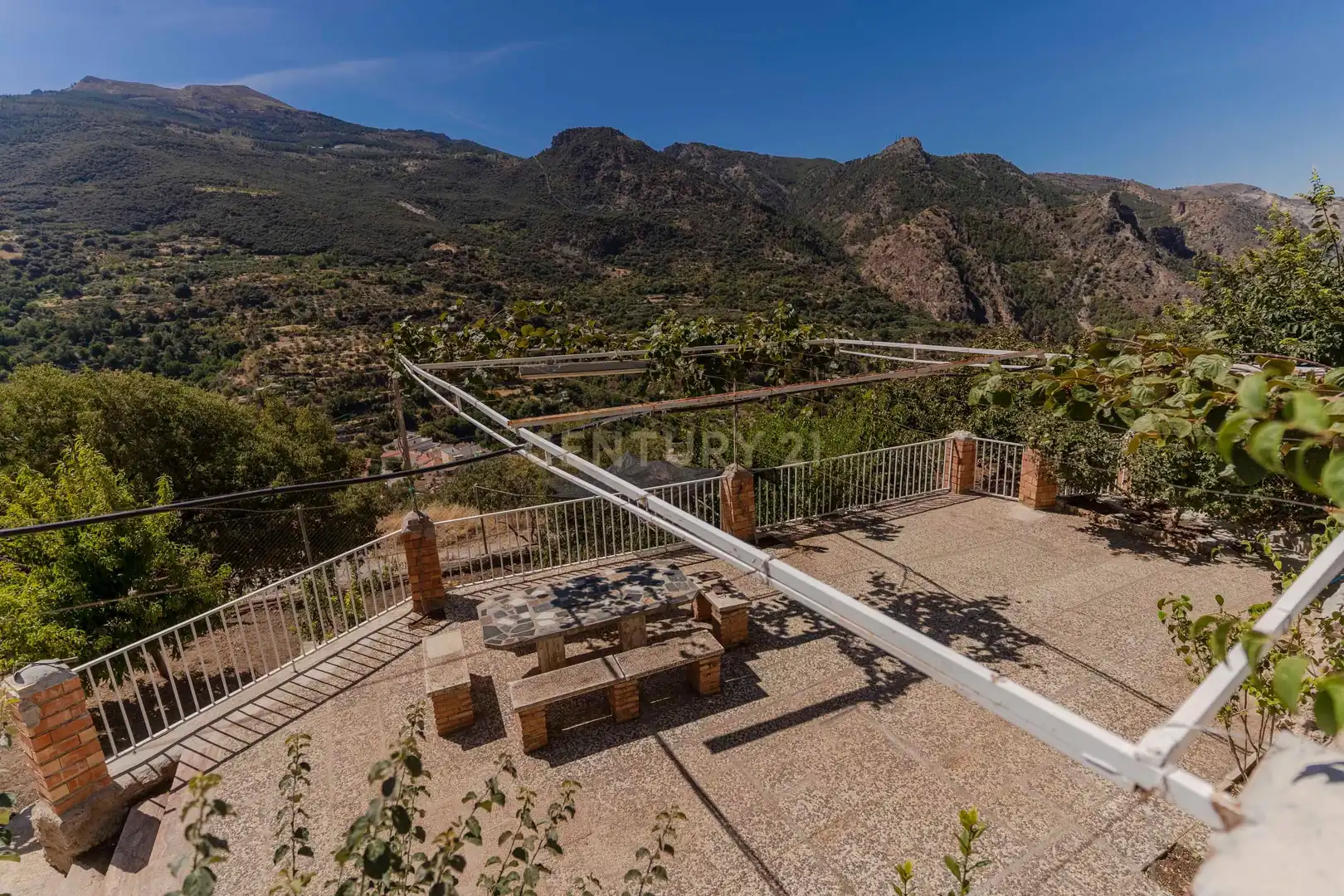 Terraza de Casa o chalet en venta en Güéjar Sierra con Jardín privado, Trastero y Piscina