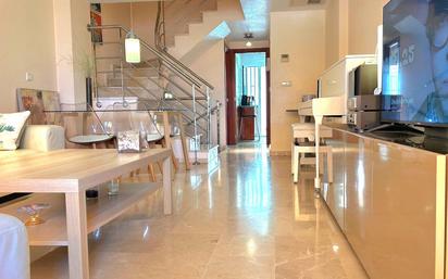 Casa adosada en venda en Los Alcázares amb Aire condicionat, Calefacció i Jardí privat