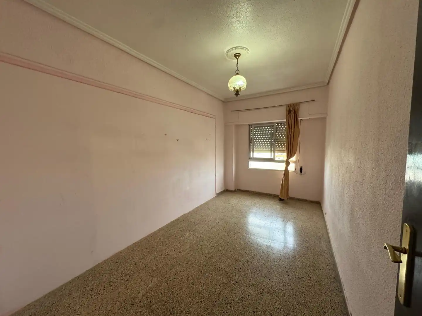 Schlafzimmer von Wohnung zum Verkauf in Alfafar mit Balkon