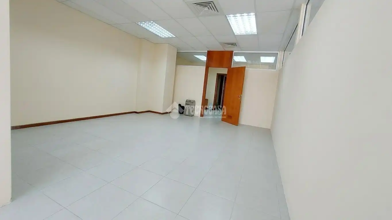 Office for rent in Zaragoza  with Air Conditioner