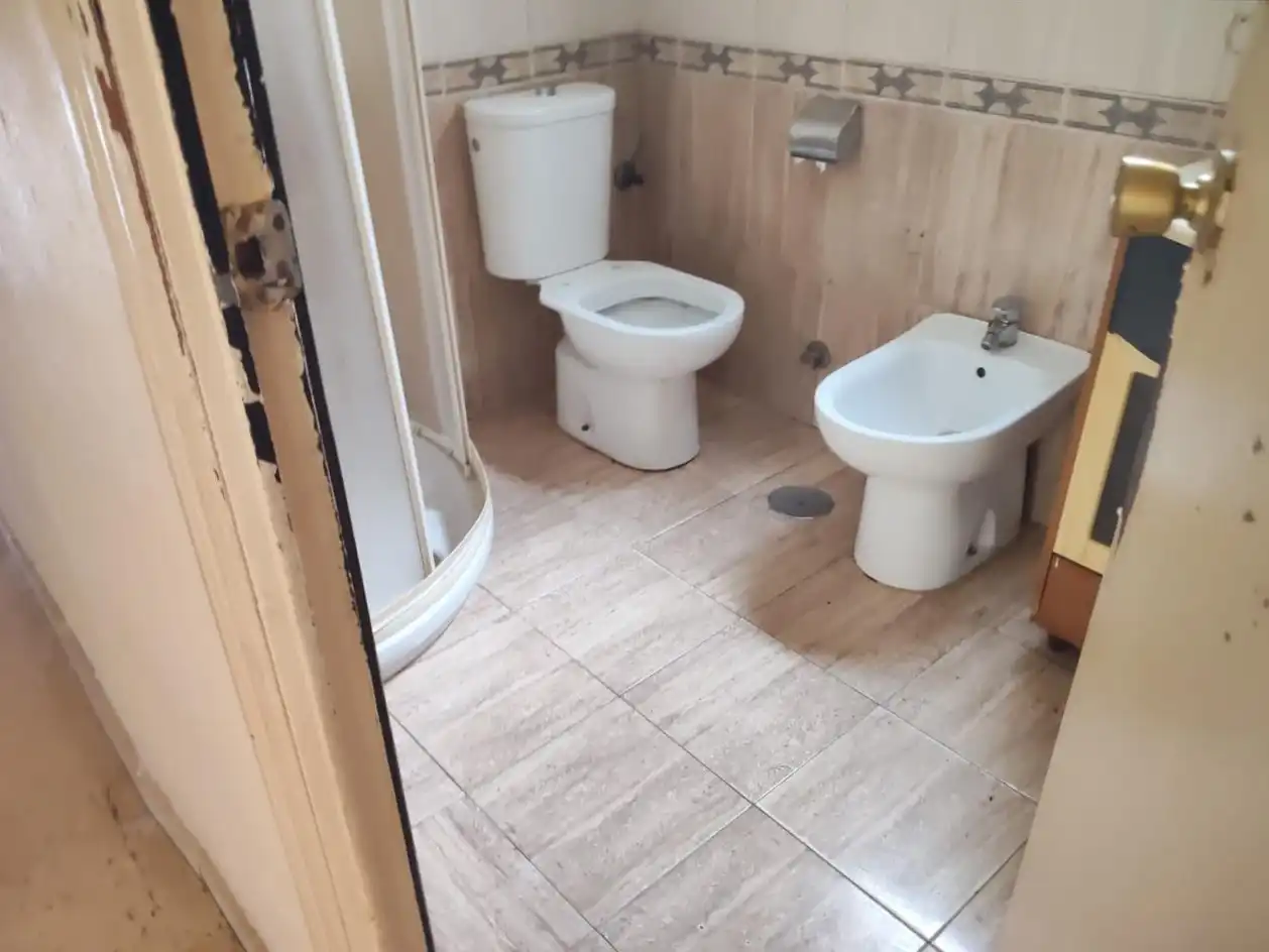 Baño de Piso en venta en Sevilla con Aire acondicionado y Balcón