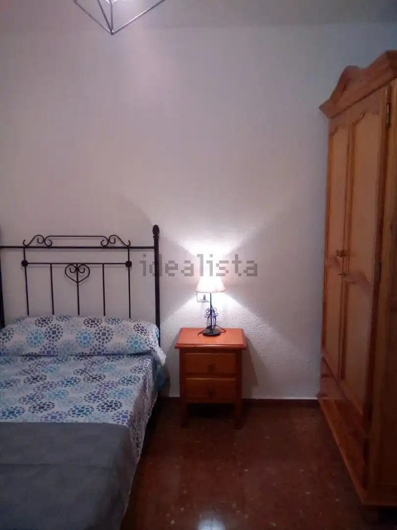 Bedroom of Flat for rent in Granada  with Furnished, Washing machine and Balcony
