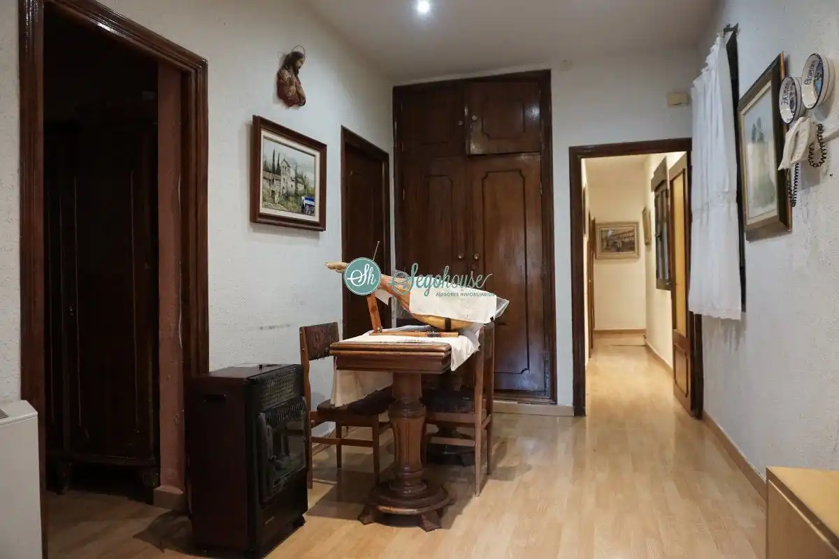 Piso en venta en Segovia con Calefacción, Parquet y Terraza