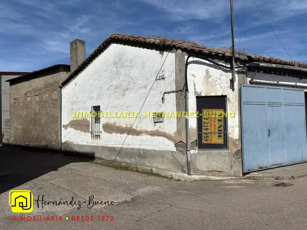 Houses for sale in La Fuente de San Esteban   with Heating and Terrace