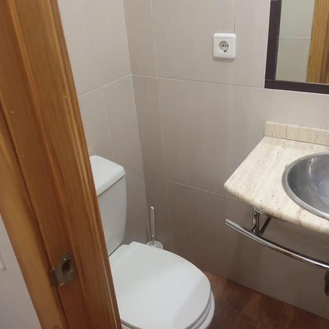 Bathroom of Flat for sale in Córdoba  with Air Conditioner, Terrace and Storage room