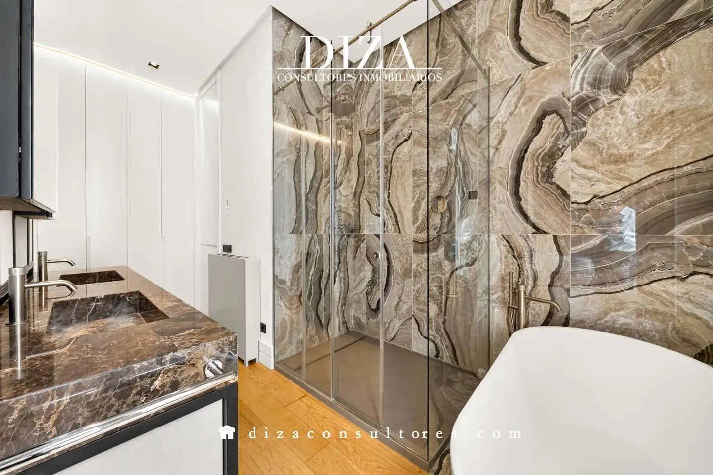 Bathroom of Ground floor for rent in Madrid  with Air Conditioner and Furnished