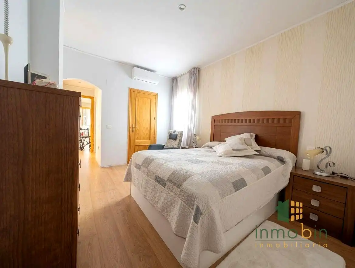 Schlafzimmer von Erdgeschoss zum Verkauf in Don Benito mit Klimaanlage und Abstellraum