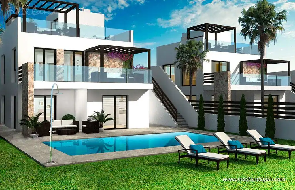 Chalet con piscina en venta en Rojales