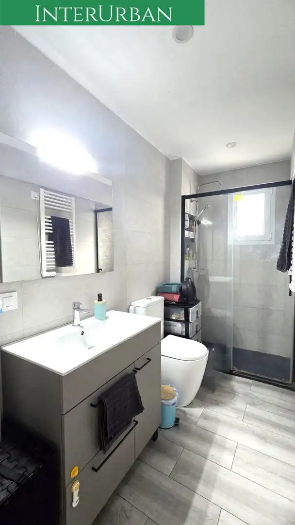 Baño de Piso en venta en Llíria con Aire acondicionado, Calefacción y Balcón