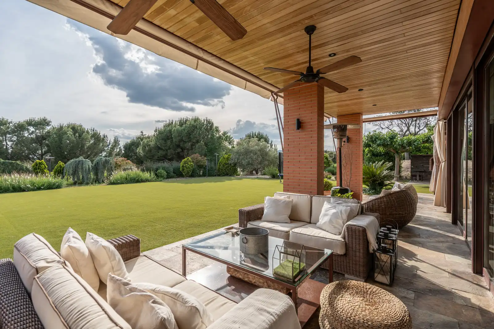 Terrassa de Casa o xalet en venda en Las Rozas de Madrid amb Aire condicionat, Calefacció i Jardí privat