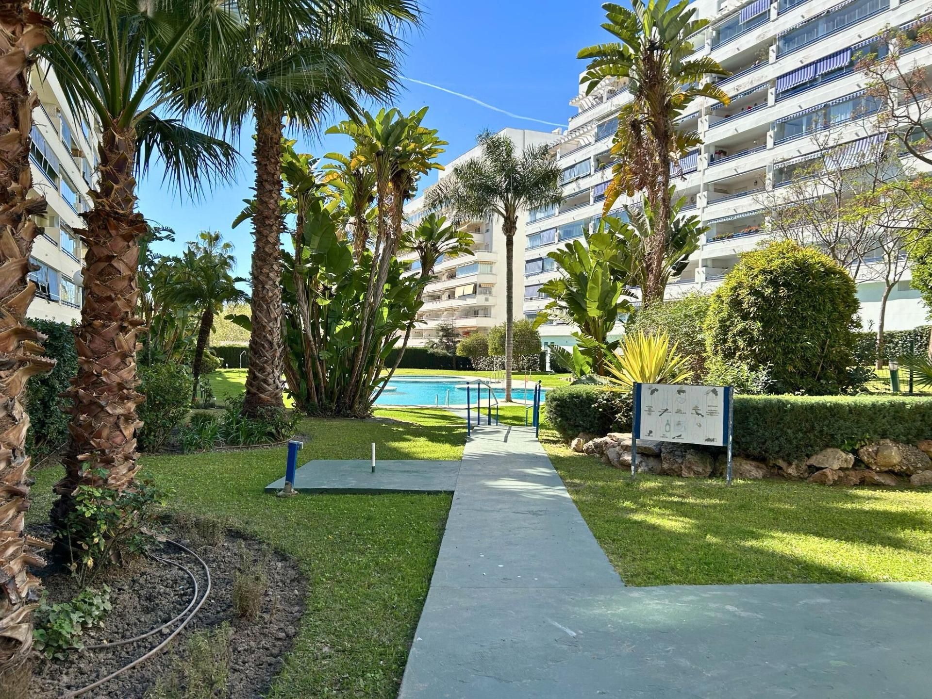 Pis en venda a Los Jardines de Marbella - La Ermita