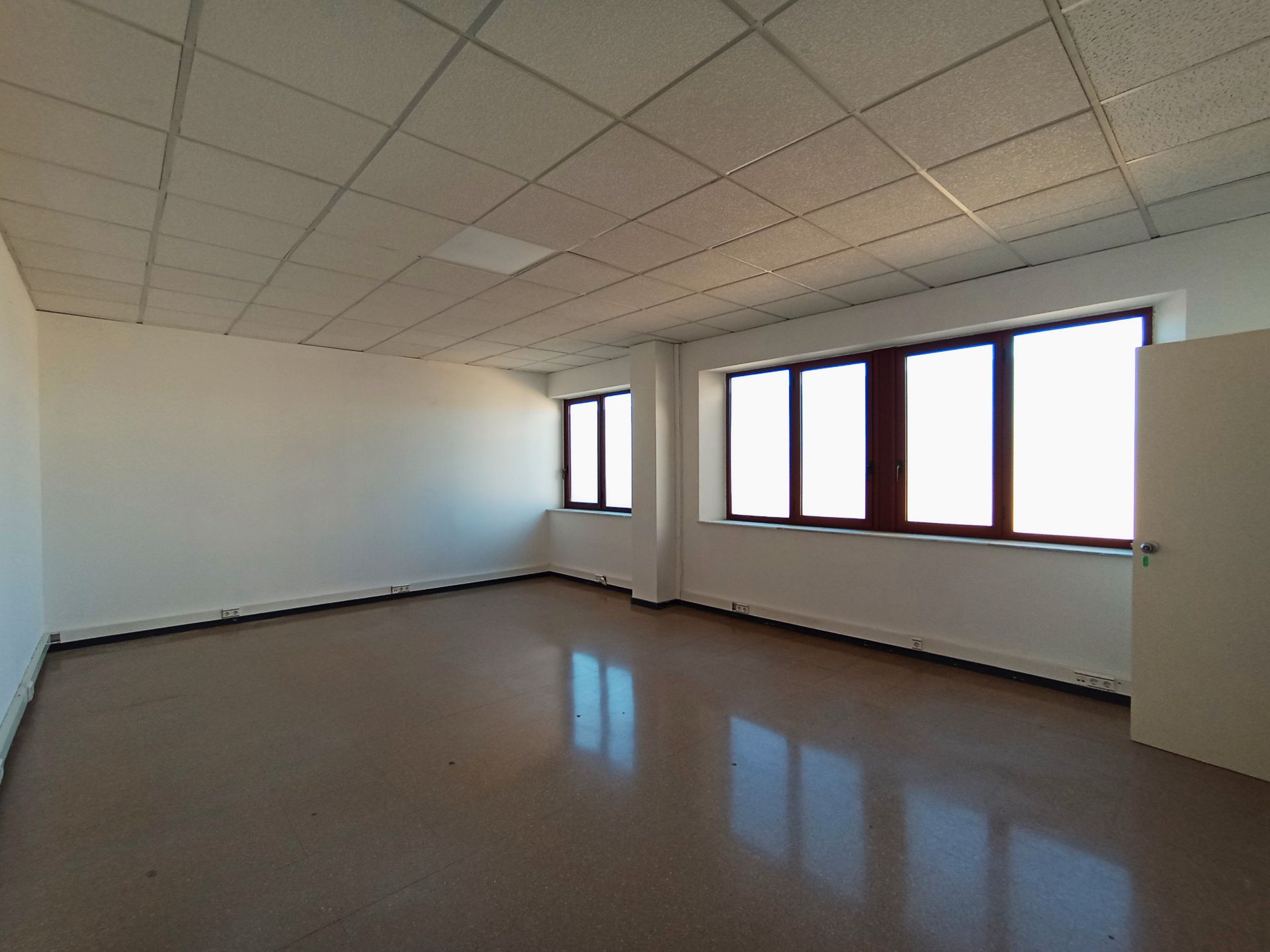 Office to rent in Cornellà de Llobregat