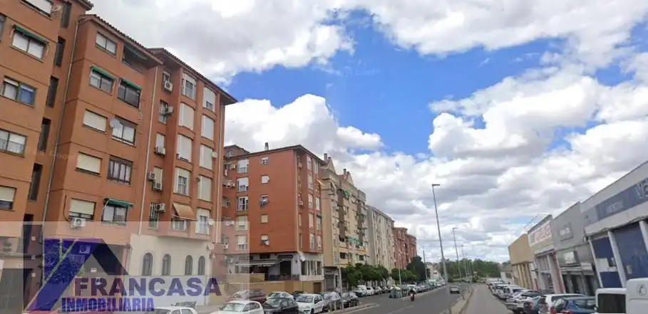 Vista exterior de Pis en venda en Cáceres amb Traster