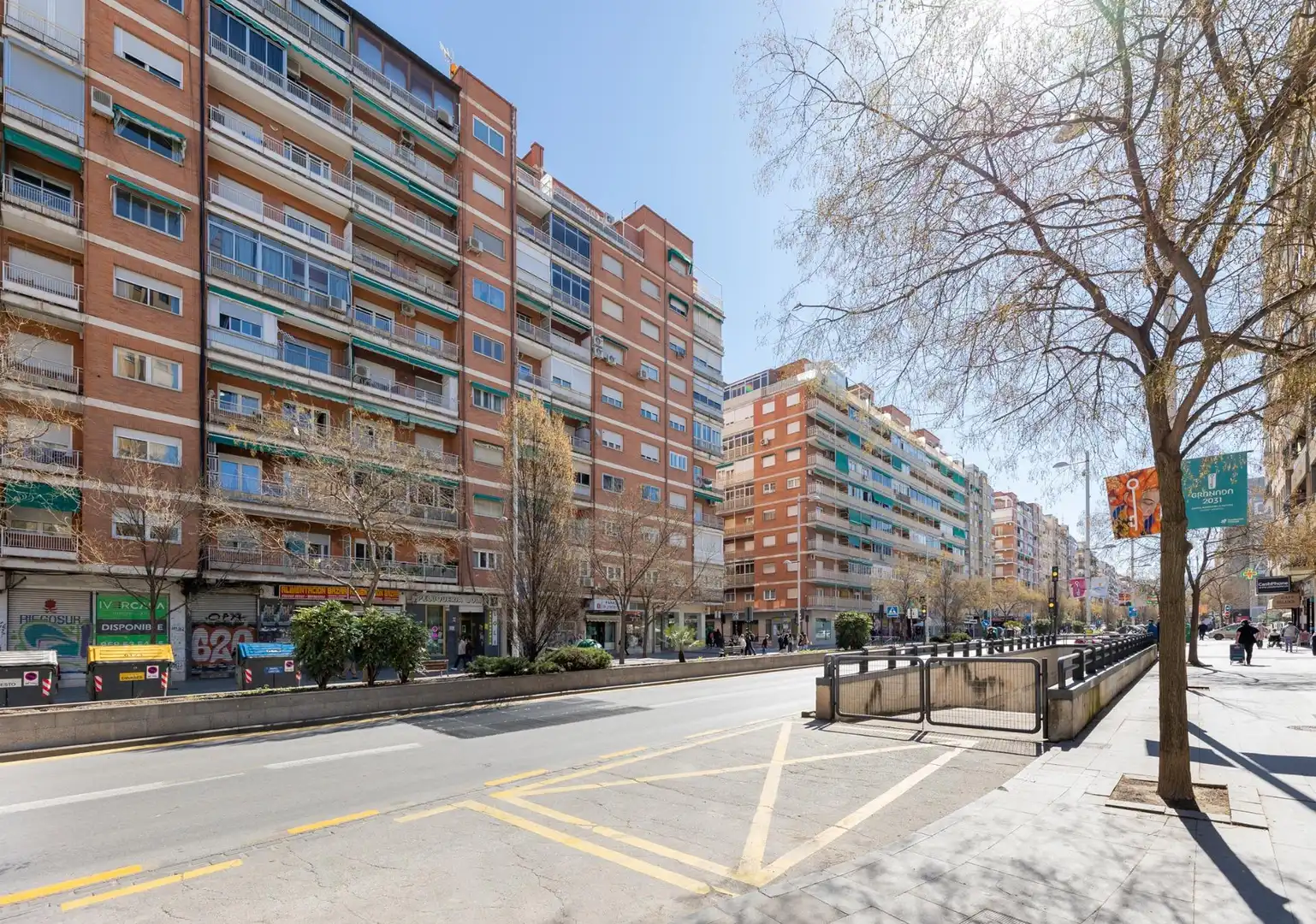 Vista exterior de Pis en venda en  Granada Capital